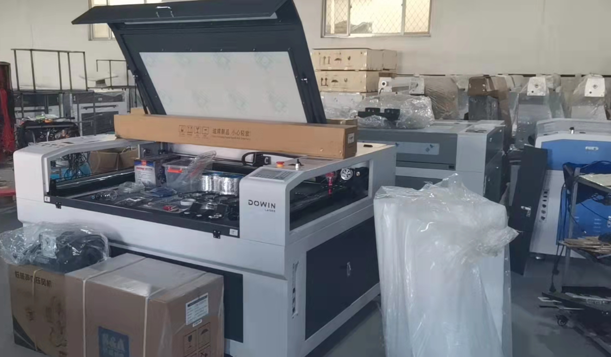 Dowin 1390 Co2 laser cutting machine with Electrical moving table