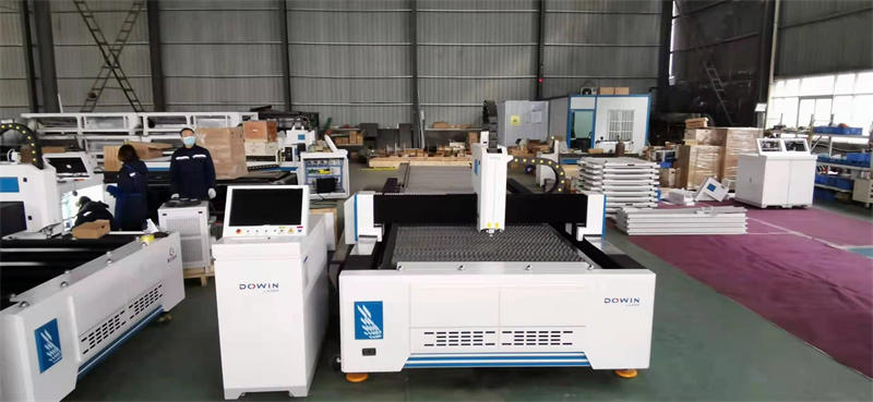 High Precision 1000W Fiber Laser Cutting Machine Price