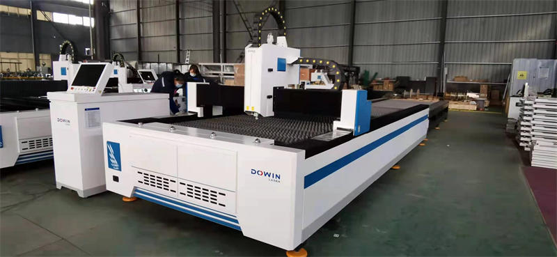 Top Selling CNC Fiber Laser Cutting Machine 1000W Laser Metal Cutting CNC Machine