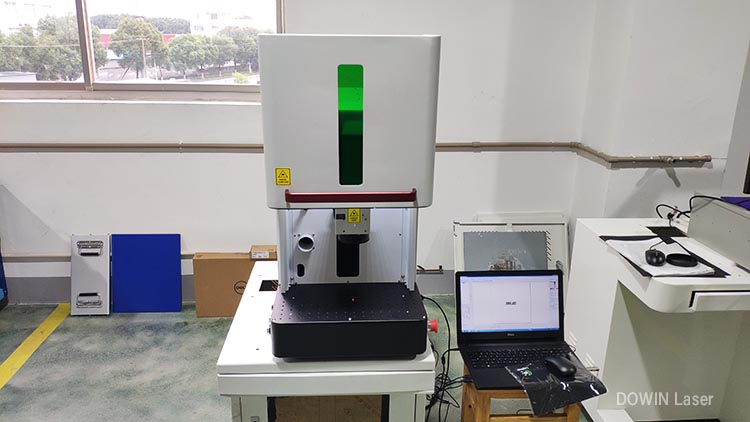 20W 30W 50W Desktop Fully Enclosed Fiber Laser Marking Machine For Gold Jewelry