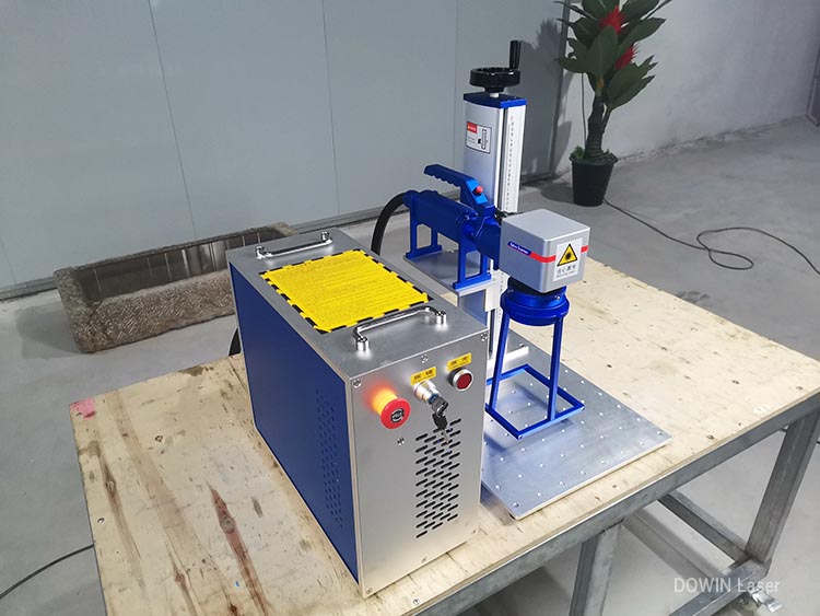 Handheld type fiber laser marking machine handheld laser marker, portable metal engraving machine