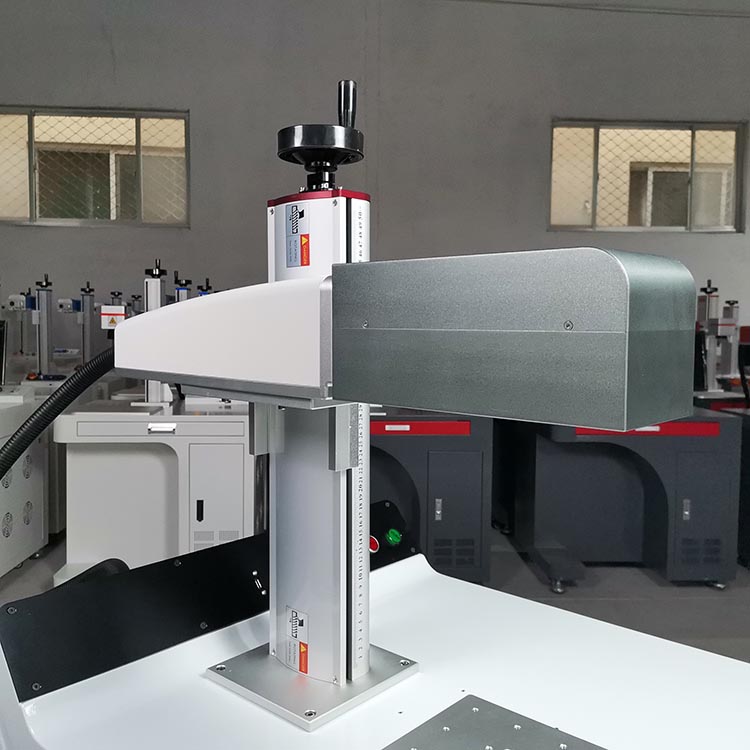 CNC 3D Curve Surface Dynamic Focusing Raycus Raycus 30w 50w 100W Fiber Laser Marking Machine For Metal