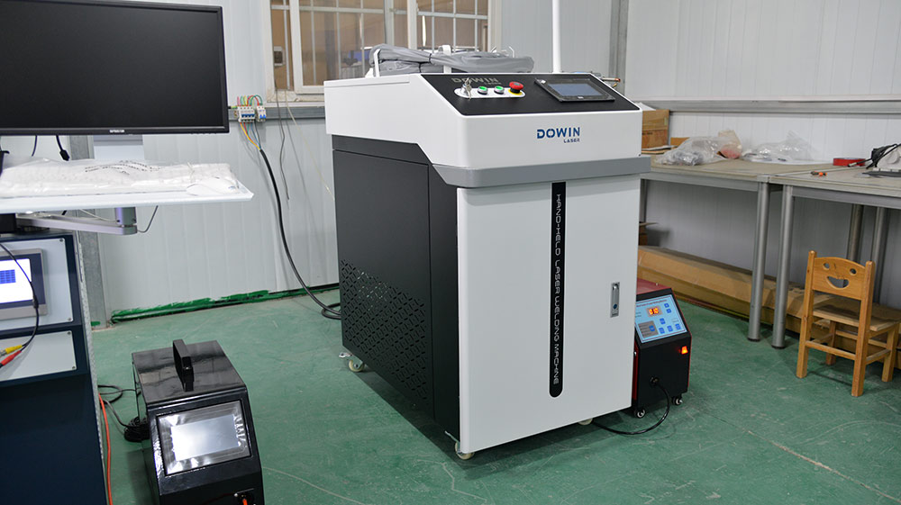 2000W handheld fiber laser welding machine for 4mm sheet metal welder