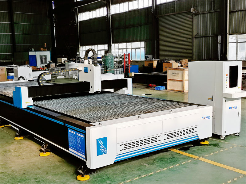 3015 1530 6KW Fiber Laser Cutting Machine Metal Cutting with Exchange table