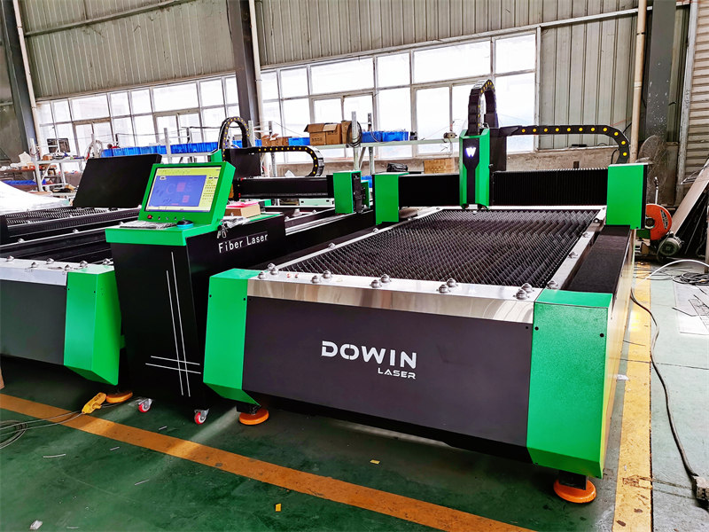 Dowin 1KW Stainless Steel Cutting Laser Cutter 1000W Fiber Laser Cutting Machine.