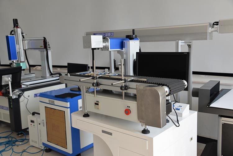 Pen engraving machine laser marking machine with conveyor laser printing belt for pen with 3 Year warranty