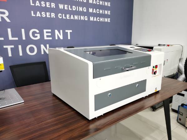 Factory Supply Wood Acrylic CNC CO2 Laser Engraving Machine