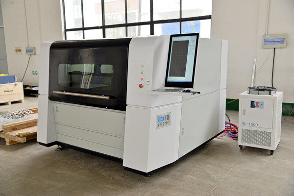 10% OFF DOWIN 1000W 1500W 2Kw Fiber Lazer cutter 1390 CNC Fiber Laser Cutting Machine For CS Stainless Steel Metal For Sale