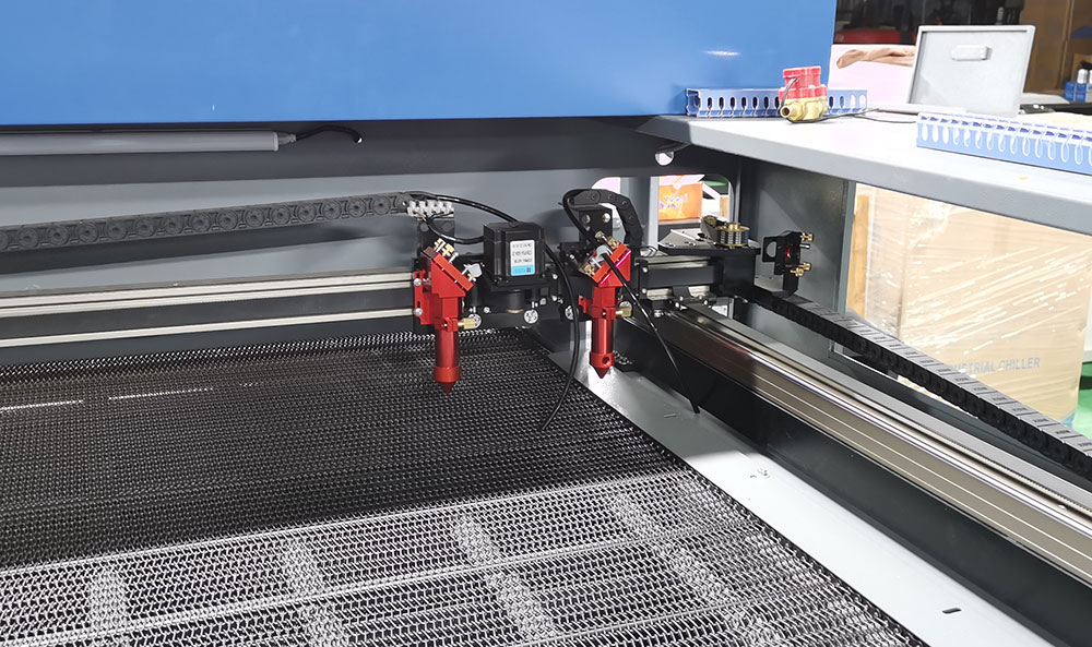 DOWIN 4  laser heat automatic cloth leath co2 laser cutting machine