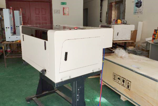 6040 Laser Cutting Machine Tumbler Wood Laser Cutting And Engraving Machine