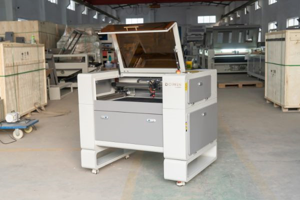 6040 Fabric Laser Cutting Machine Textile CO2 Laser Engraving and Cutting Machine