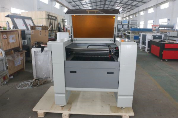 High Quality 6040 Laser Cutting Fabrics Machine CO2 Laser Engraving Machine