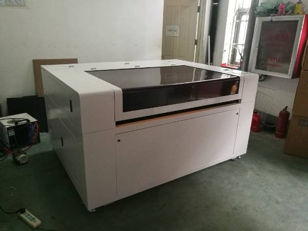 Low consumption Plywood Laser Cutting Machine CO2 Laser Cutting and Engraving Machine