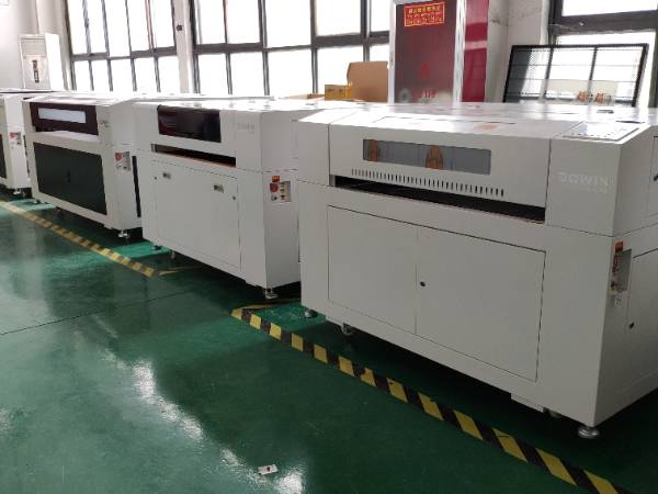 Hot selling Laser Cutting Machine Textile CO2 Laser Cutting and Engraving Machine