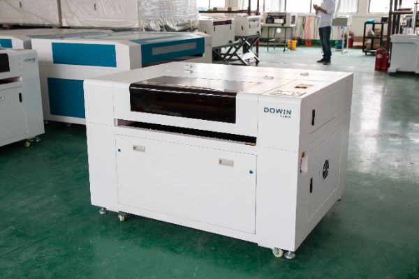 CO2 laser cutting machine acrylic cutting and engraving machine