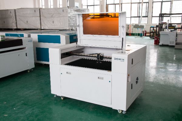 Best laser cutting and engraving machine price crystal cutting machine