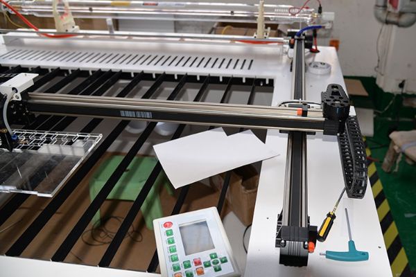 CNC laser wood cutting machine mdf plywood laser cutting machine