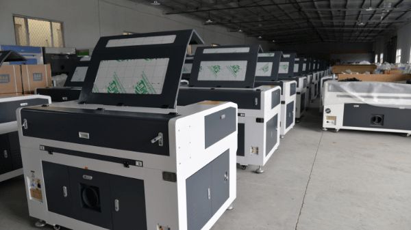 Factory Price Crystal Acrylic Cutting Machine CO2 Laser Cutting Machine