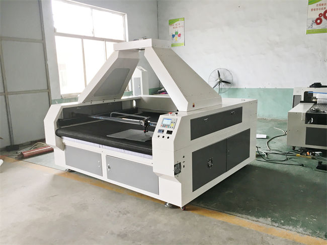 High Speed Low Cost Automatic Camera Cnc Laser Cutting Machine Co2 Laser Cutting Machine For Fabric