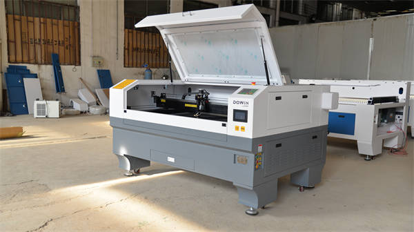 300W Co2 Metal Laser Cutting Machine for Sale