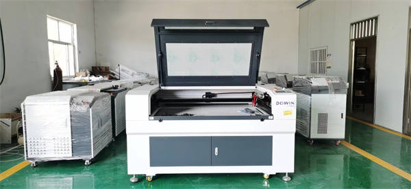Direct Factory Co2 Laser Cutting Machine 130W Wood Acrylic Cloth Paper Leather Laser Cutter 100W