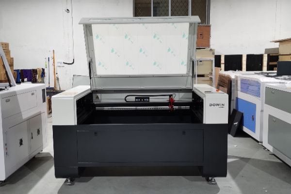CO2 1390 Laser Cutting and Engraving Machine for Paper Laser PVC Cutting Machine