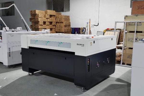 CO2 1390 Laser Cutting and Engraving Machine for Paper Laser PVC Cutting Machine