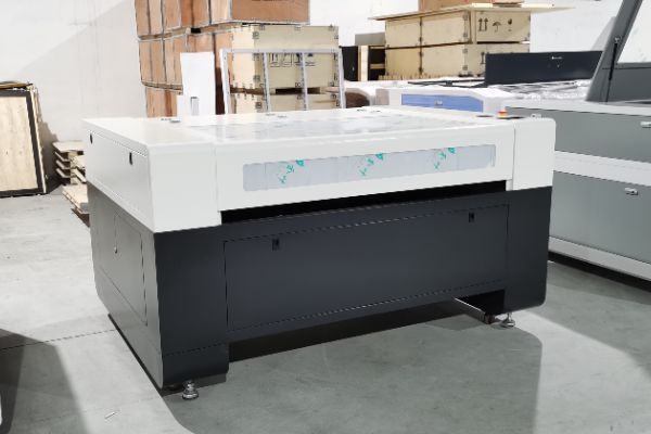 CO2 1390 Laser Cutting and Engraving Machine for Paper Laser PVC Cutting Machine