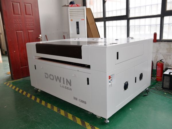 Professional Laser Wood MDF Plywood CO2 Cutting Machine