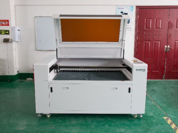 CNC CO2 Laser Cutting Machine Wood Laser Engraving and Cutting Machine