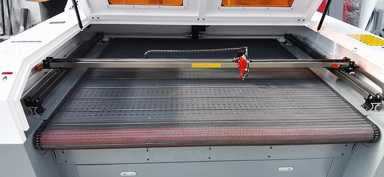 Co2 Laser Cutting Machine 1610 Cloth Material Fabric Cut Laser Cutter With Auto Feeding System