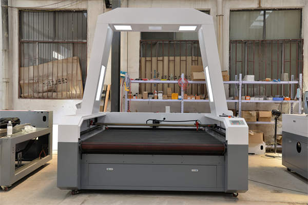 100W Fabric Garment Cloth Laser Cutter Camera Cutting Machine Auto Fabric Cutting Machine with Trocen Software