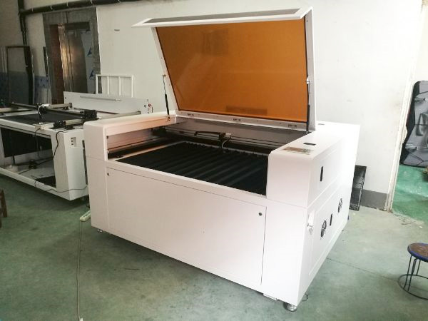 Wood MDF CO2 Laser Cutting and Engraving Machine