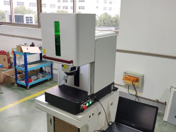 Fiber Laser Marking Machine Enclosed Engraving Machine