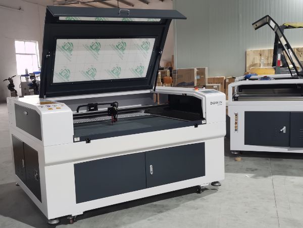 Professional 1390 Laser Cutting Engraving Machine 80w 100w 130w