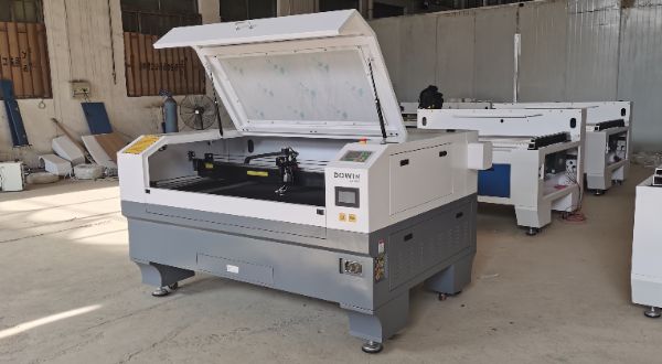 Peofessional Laser Cutter Metal for Sale Laser Metal Cutter Machine