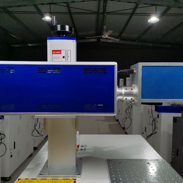 What materials can the CO2 laser marking machine work on?