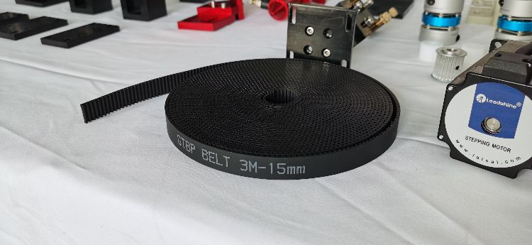 Wear-resistant and heat-resistant rubber belt for CO2 laser engraving machine