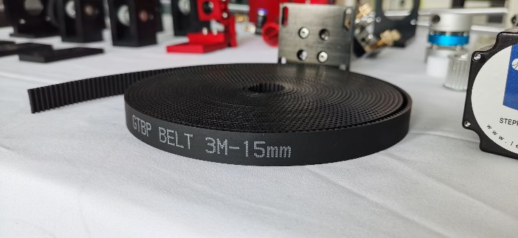Wear-resistant and heat-resistant rubber belt for CO2 laser engraving machine