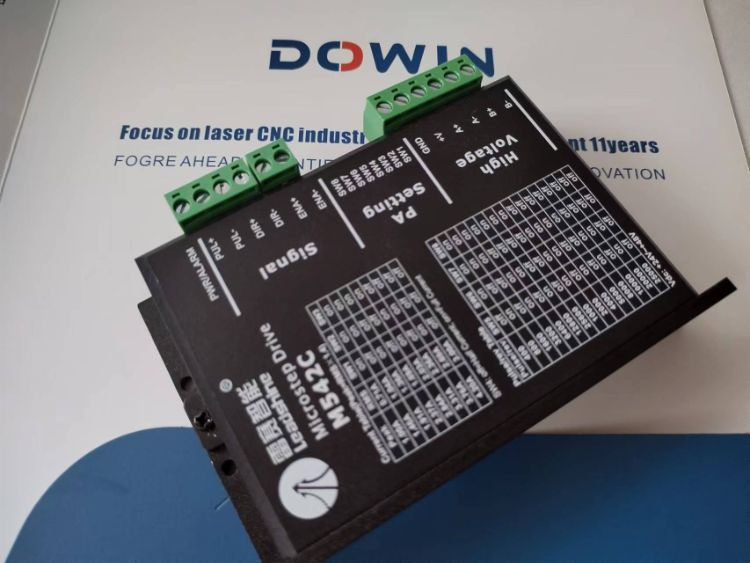 Smooth running and high-speed response M542C stepper motor driver for laser engraving machine