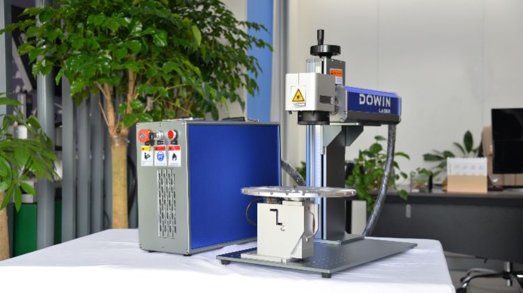 Fiber laser marking machine is an artifact of mobile power marking information