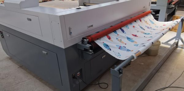 What are the advantages of 1814/1610 laser cloth cutting machine compared with other traditional cutting methods