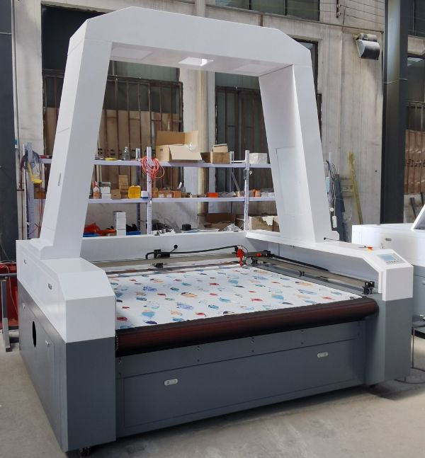 CNC Fabric Laser Cutting Machine Automatic Fabric Cutting Machines  with Camera 80w 100w 130w