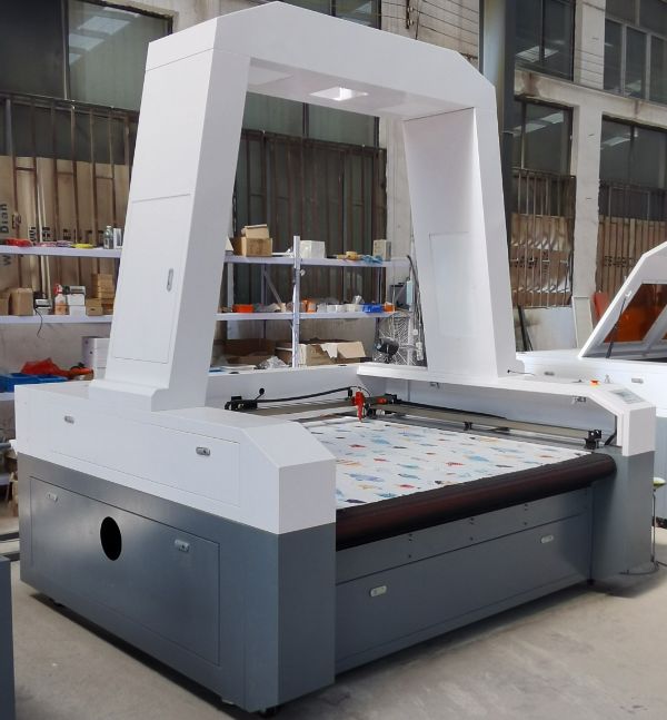 CCD1814 1610 1825 printed fabric laser cutting machine automatic identification patrol cutting equipment visual positioning laser cutting machine