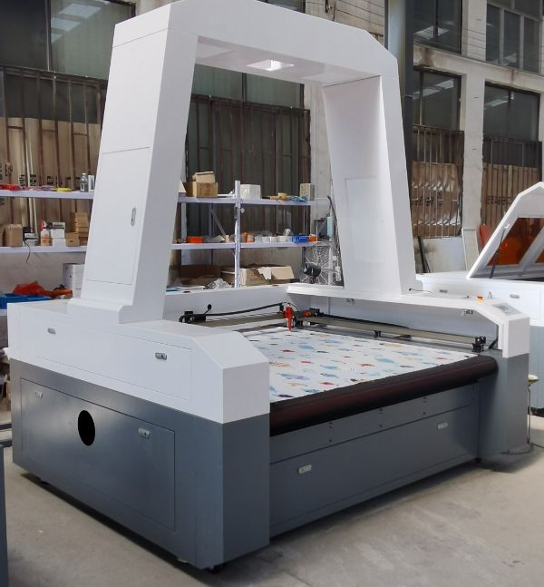 CNC Fabric Laser Cutting Machine Automatic Fabric Cutting Machines  with Camera 80w 100w 130w