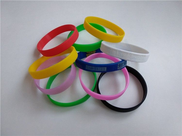 Laser Engraved Silicone Wristbands Create Personalized Custom Decorations