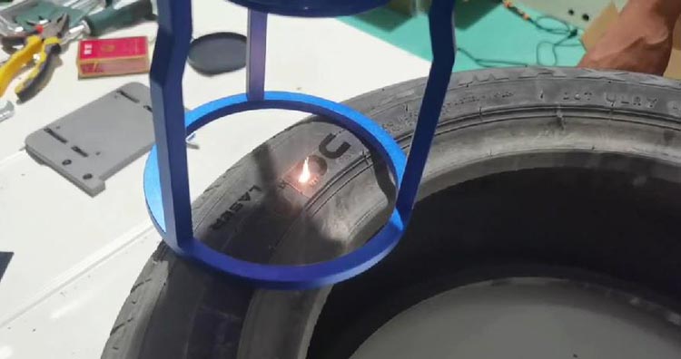 How to mark rubber tire by Dowin laser handheld laser marking machine