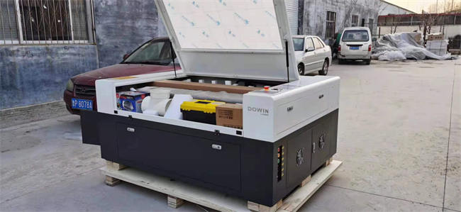 The lifting table of 1390 co2 laser cutting machine
