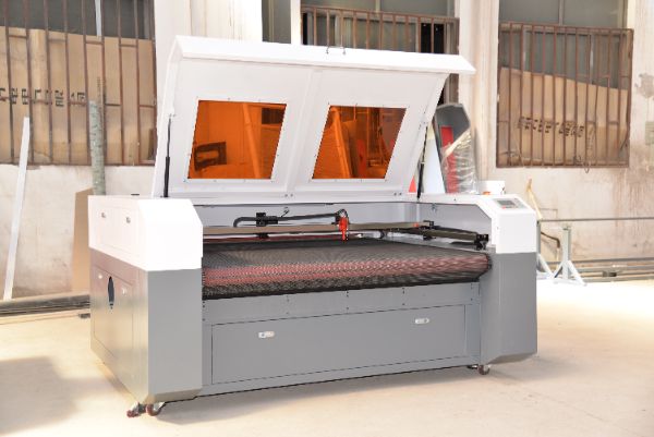 Professional 1610 1814 Laser Fabric Cut Machine Automatic Fabric Cutting Machine 100w 130w 150w