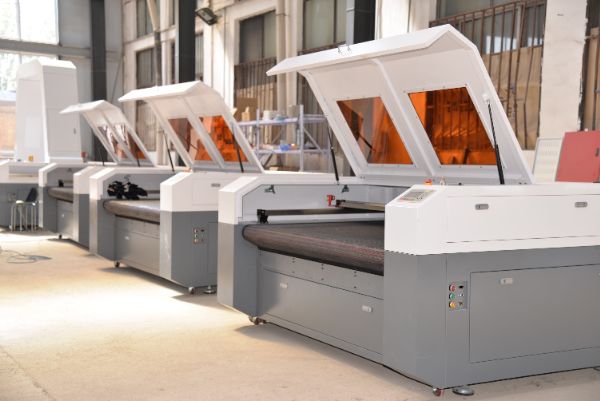 Auto Feeding Industrial Fabric Cutting Machine Garment Cutting Machine Cutter Supplier Laser Cutting Machine